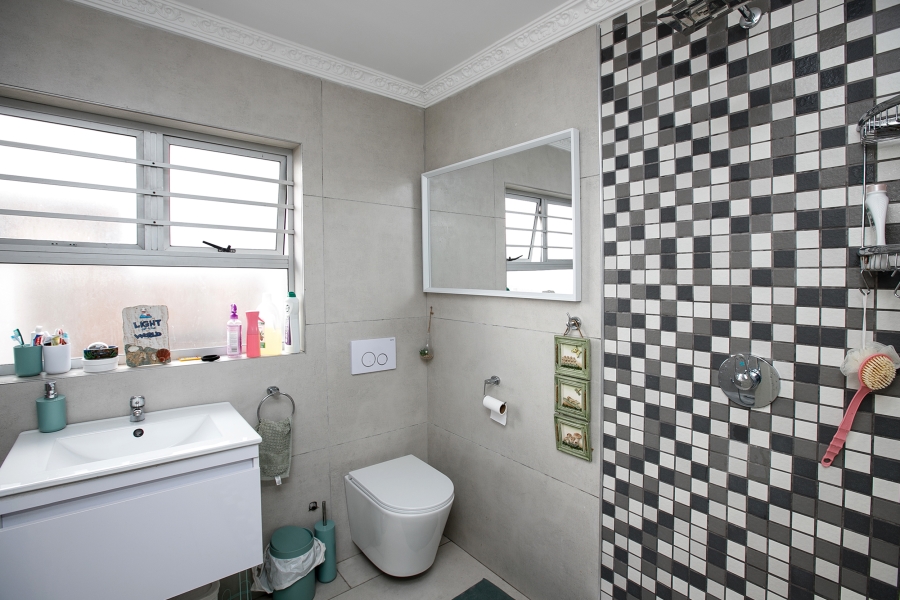 4 Bedroom Property for Sale in Marina Da Gama Western Cape